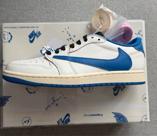 Jordan 1 Retro Low OG SP Fragment x Travis Scott