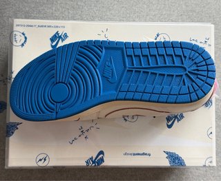 Jordan 1 Retro Low OG SP Fragment x Travis Scott