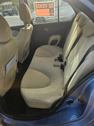 Nissan Micra mandarina duck