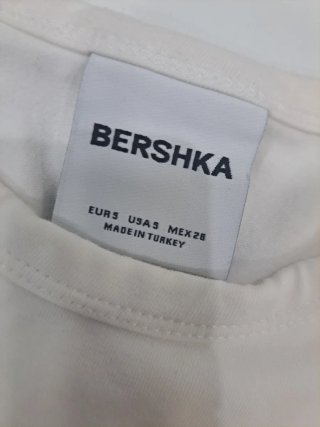 Camiseta Bershka Opening Hours Talla S