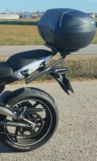 Baúl SHAD y soporte Kawasaki ER6 (2012) accesorios