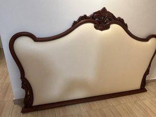 Cabezal de cama madera nogal y tela beige