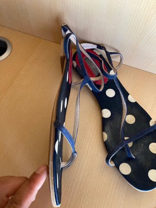 Sandalias CH Lunares Azul Marino y Blanco