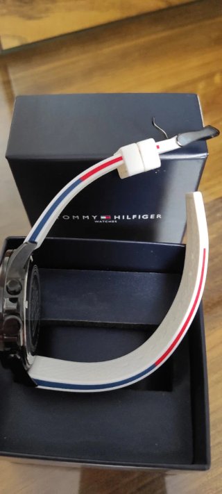 Reloj Tommy Hilfiger Cronógrafo Azul y Plateado