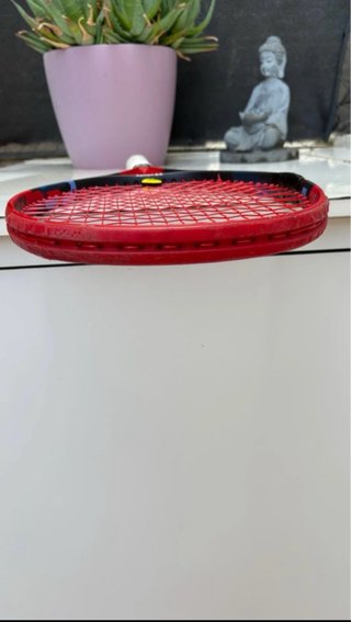 Raqueta Yonex con funda y raquetero
