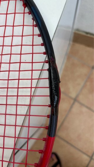 Raqueta Yonex con funda y raquetero