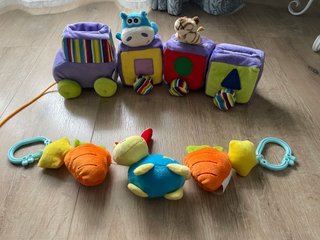 Tren de bloques con animales para bebé