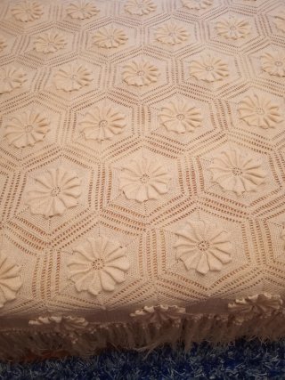 Colcha ganchillo beige con flecos
