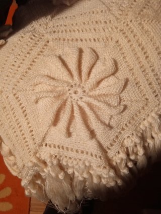 Colcha ganchillo beige con flecos