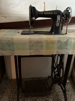 Máquina de coser Sigma madera