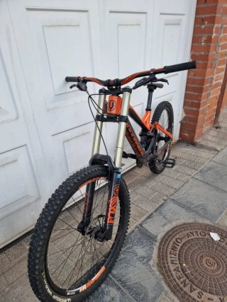 Mondraker Summum Carbón Pro