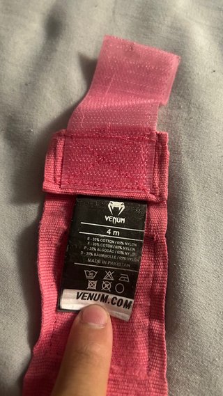 Guantes Boxeo 14oz + Vendas 4m, marca venum