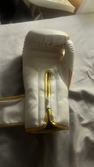 Guantes Boxeo 14oz + Vendas 4m, marca venum