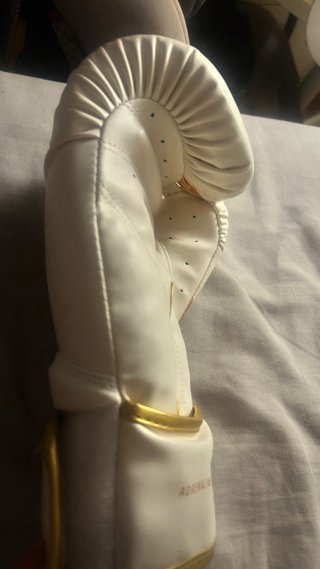 Guantes Boxeo 14oz + Vendas 4m, marca venum