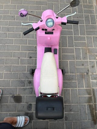 Vespa Eléctrica Niña Rosa