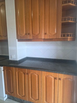 Cocina completa madera y piedra