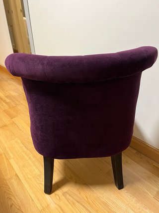 Sillón de terciopelo morado