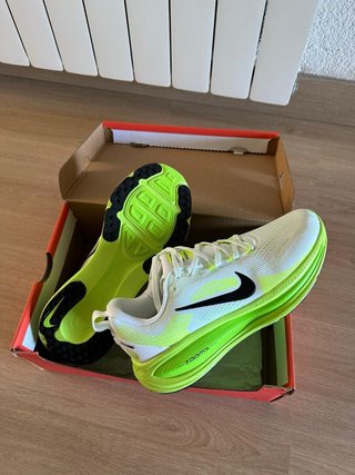 Nike Vomero 18 NEW