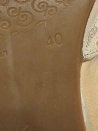 Zapatos Pitillos Beige y Dorado