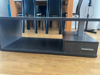 Mesa de centro moderna con cajón
