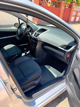 Peugeot 207 2011 1.4i 95cv.etiqueta C.