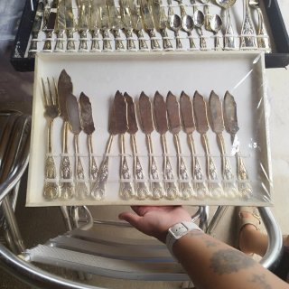 Juego de cubertería de plata