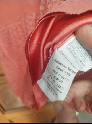 Vestido Hoss Intropia encaje seda rosa corto