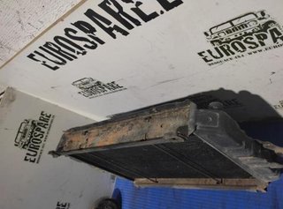 Radiatore acqua Nissan Patrol 2.8 benzina 160 del 1987 in buone condizioni