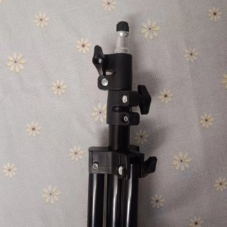 Trípode para proyector 110-210cm