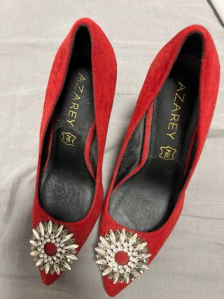 Zapatos de tacón AZAREY rojos con pedrería