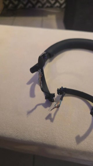 Diadema Sony WH-1000XM5 sin conector derecho