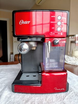 Cafetera Oster PrimaLatte Roja