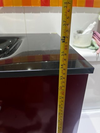 Lavabo de cerámica negro con mueble