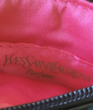 NECESER YVES SAINT LAURENT.