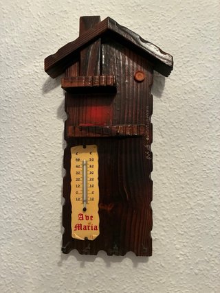 Colgador de llaves madera casa con termómetro