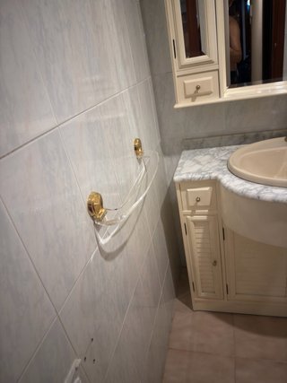 Lavabo con mueble y espejo