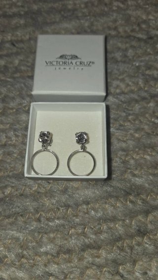 Pendientes Victoria Cruz Aro con Circonita