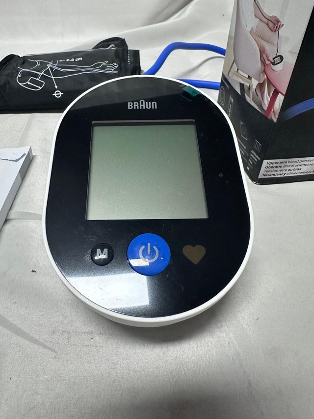 Tensiómetro Braun ExactFit 2 con caja