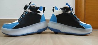 Zapatillas con ruedas y luces LED