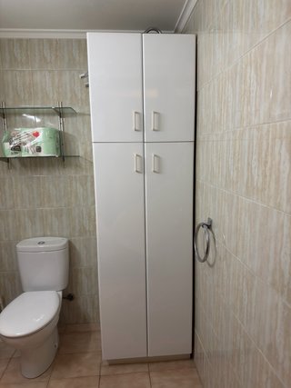 Armario de baño blanco