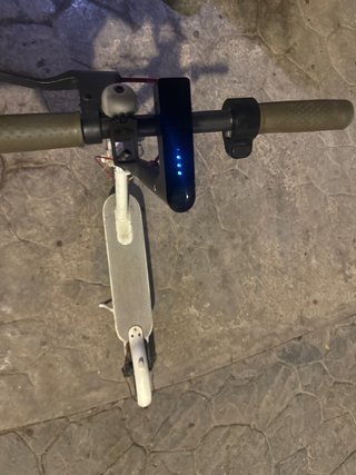 Patinete eléctrico blanco
