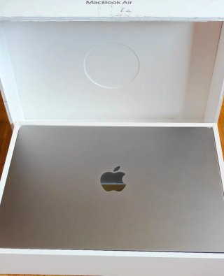 MacBook 15" M3 IMPOLUTO!