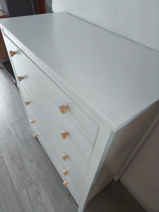 Cómoda blanca Ikea de madera