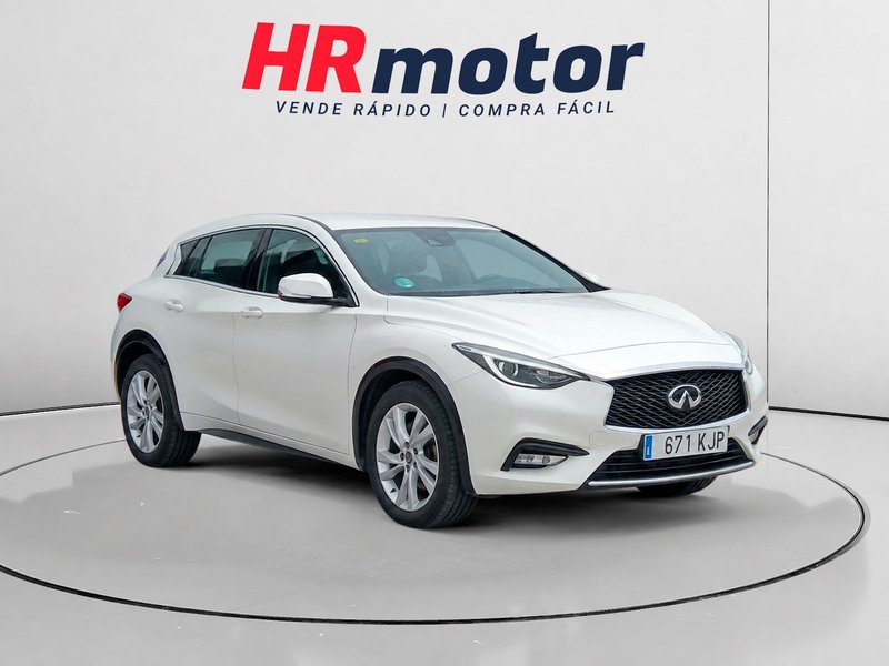 Infiniti Q30 1.5 D Premium 80 kW (109 CV) - foto 1