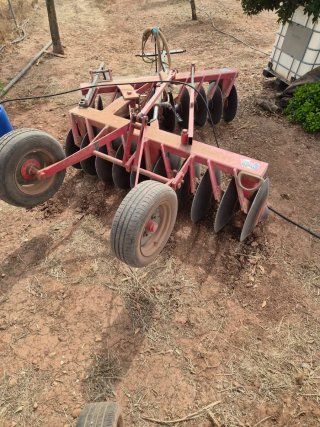 Grada de discos agrícola
