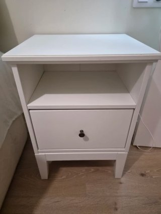 Mesita de noche IDANÄS IKEA blanca