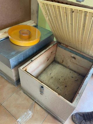 Colmenas de madera ,materiales de protección