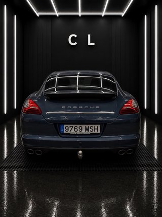 Porsche Panamera 4S V8