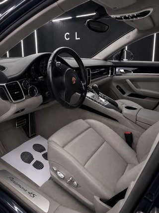 Porsche Panamera 4S V8