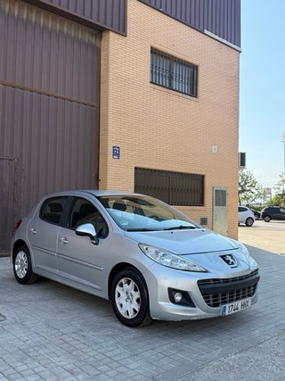 Peugeot 207 2011